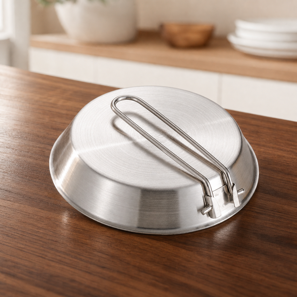 Folding Handle Stainless Steel Frying Pan folding handle detail