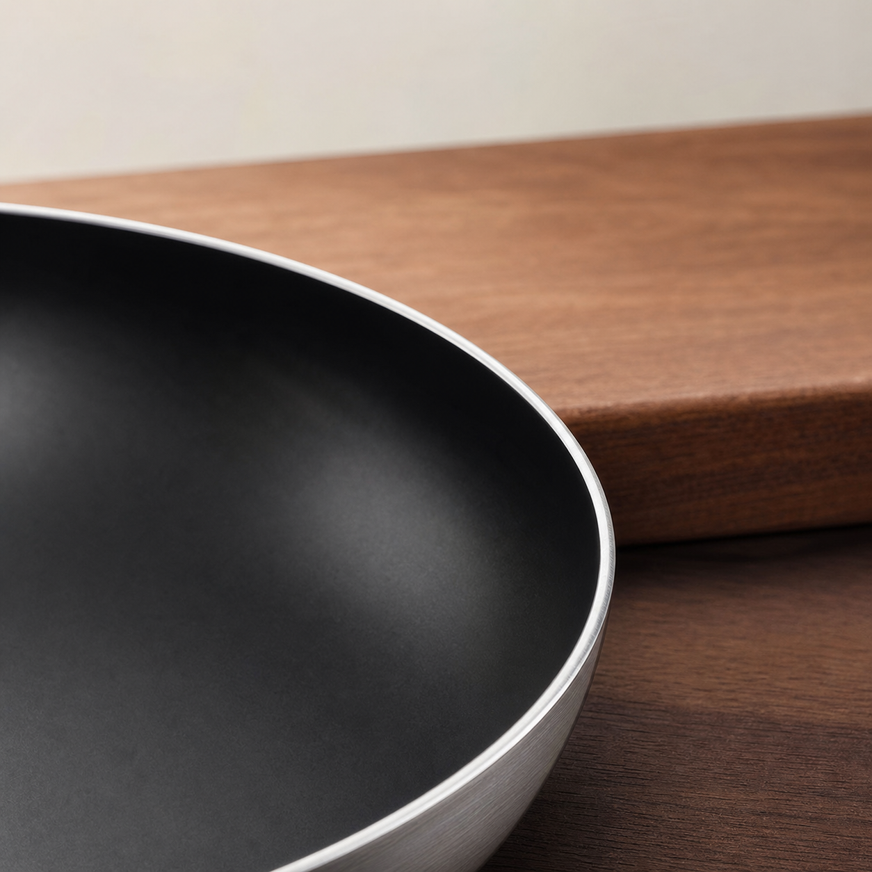 Non-Stick Aluminum Frying Pan rim and coating detail